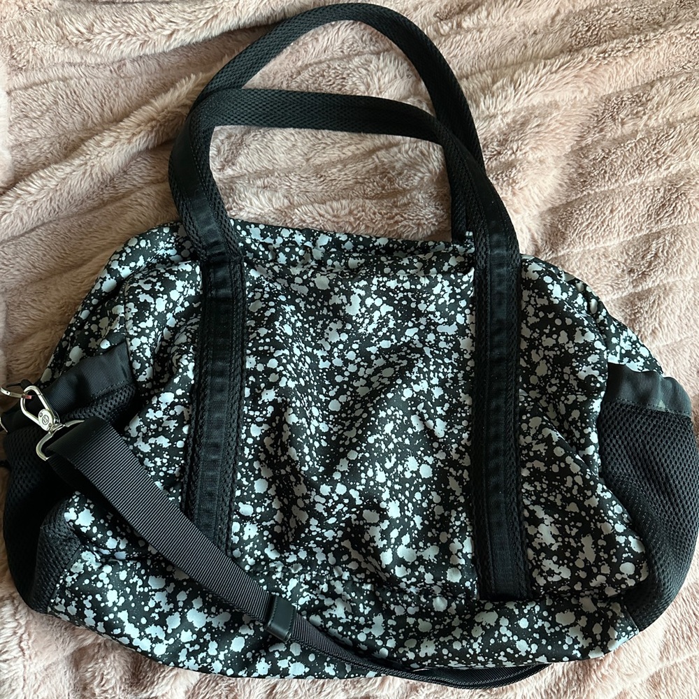 Lululemon duffle